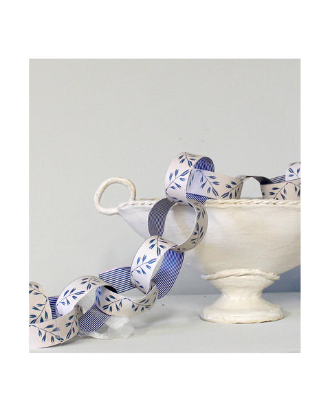 PAPER CHAIN GARLAND KIT: MISTLETOE (Swedish Blue)